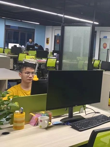 奋战一线丨亿万先生MR人的假期这样过